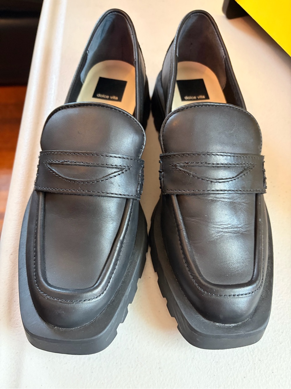 Dolce Vita Black Elegant Leather Mens Size 9 Dress shoe